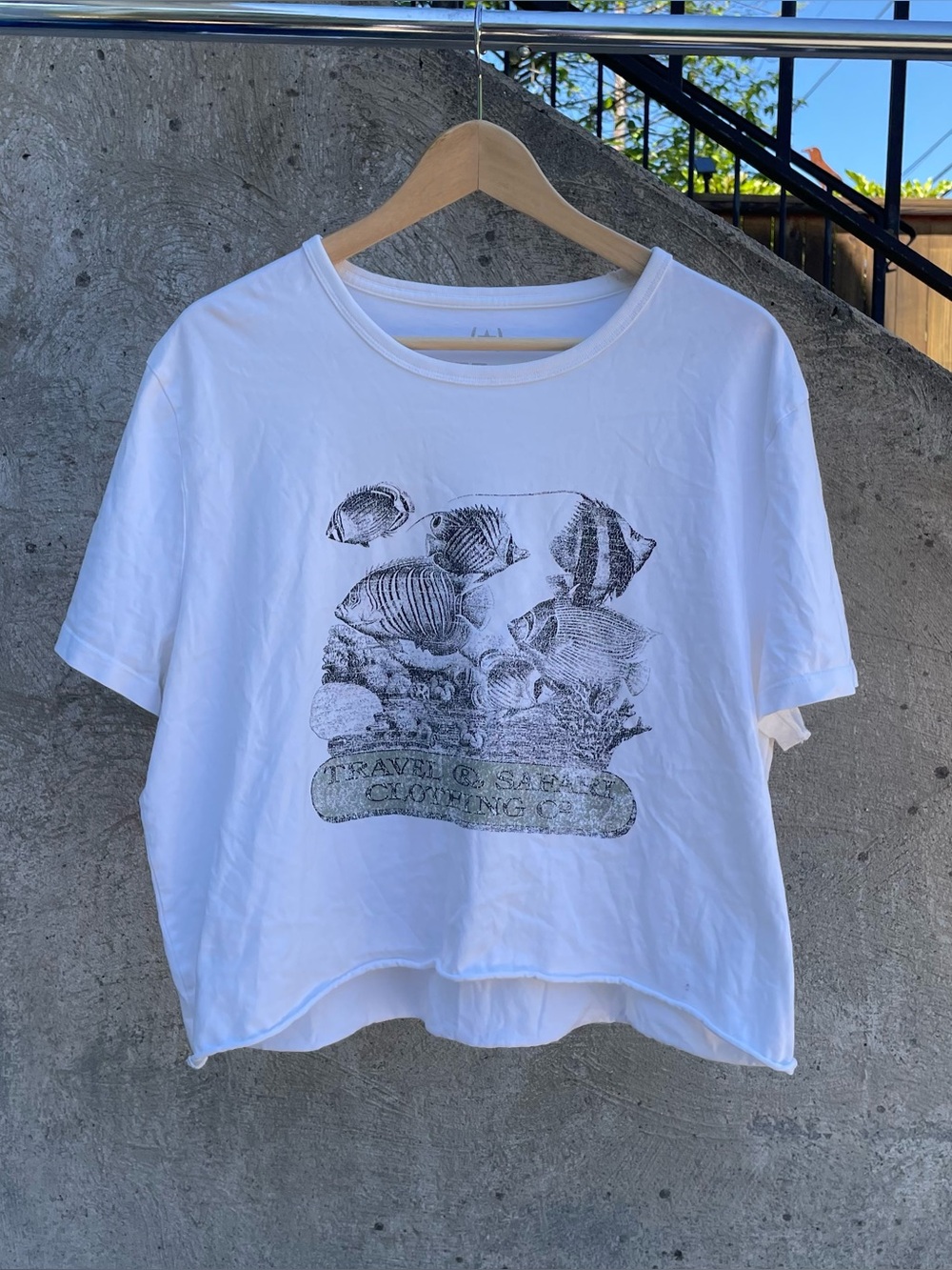 Cropped fish graphic tee size XL